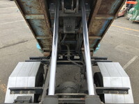 いすゞフォワードコンテナ専用車中型（4t）[写真18]