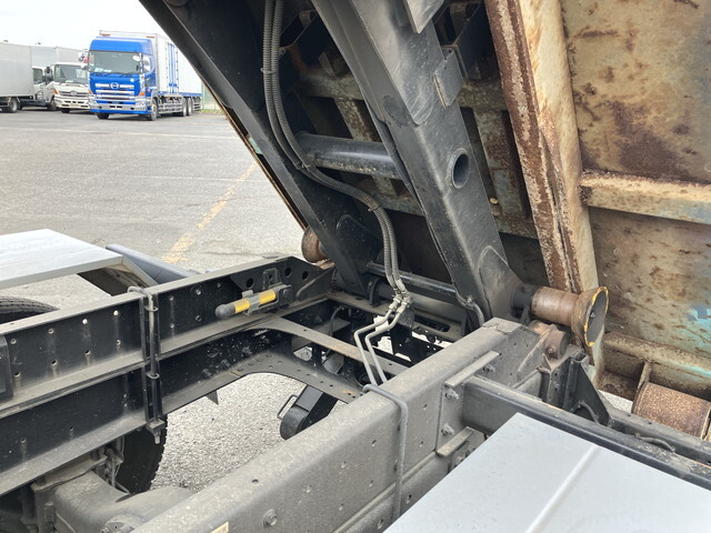 いすゞフォワードコンテナ専用車中型（4t）[写真24]