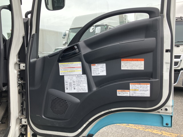 いすゞフォワードコンテナ専用車中型（4t）[写真30]