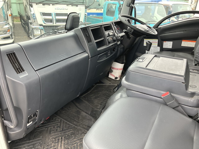 いすゞフォワードコンテナ専用車中型（4t）[写真31]