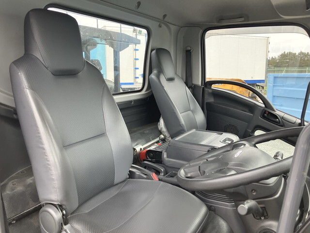 いすゞフォワードコンテナ専用車中型（4t）[写真33]