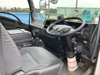 いすゞフォワードコンテナ専用車中型（4t）[写真35]