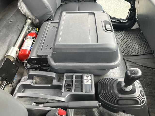 いすゞフォワードコンテナ専用車中型（4t）[写真36]