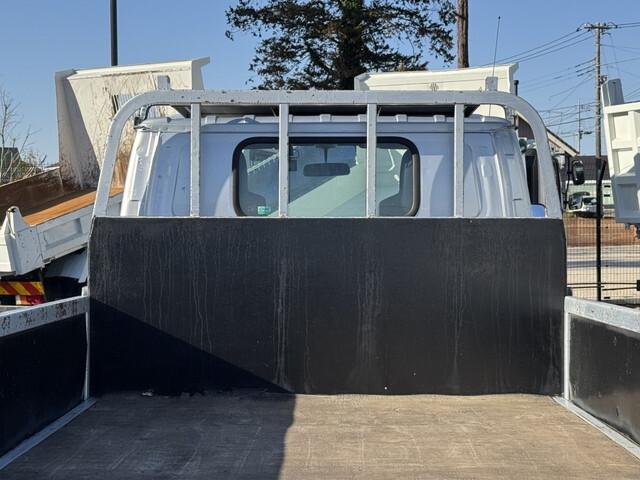 いすゞエルフ平ボディ小型（2t・3t）[写真11]