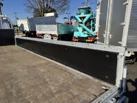 いすゞエルフ平ボディ小型（2t・3t）[写真14]