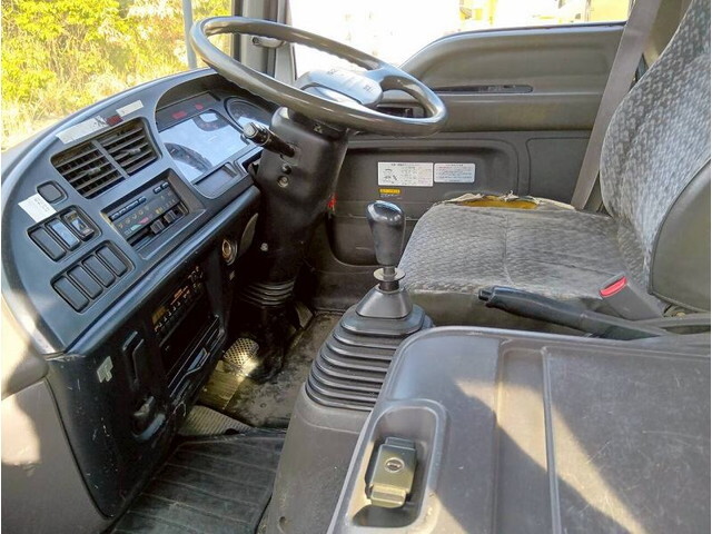 いすゞフォワードクレーン3段中型（4t）[写真19]