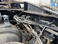 UDトラックスクオントレーラーヘッド（トラクターヘッド）大型（10t）[写真12]