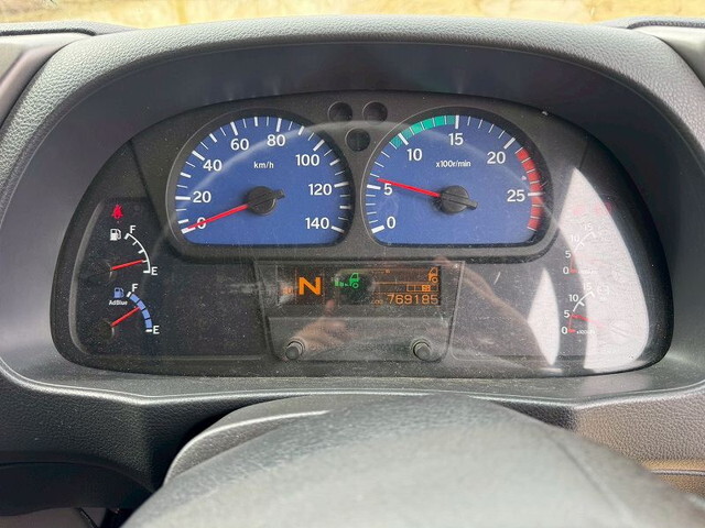 UDトラックスクオントレーラーヘッド（トラクターヘッド）大型（10t）[写真20]