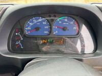 UDトラックスクオントレーラーヘッド（トラクターヘッド）大型（10t）[写真21]