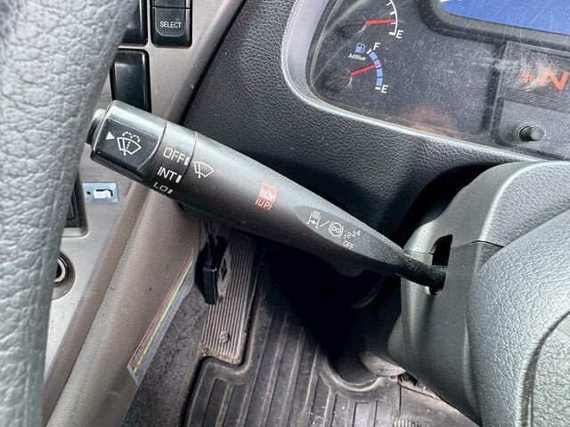 UDトラックスクオントレーラーヘッド（トラクターヘッド）大型（10t）[写真24]