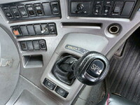 UDトラックスクオントレーラーヘッド（トラクターヘッド）大型（10t）[写真28]