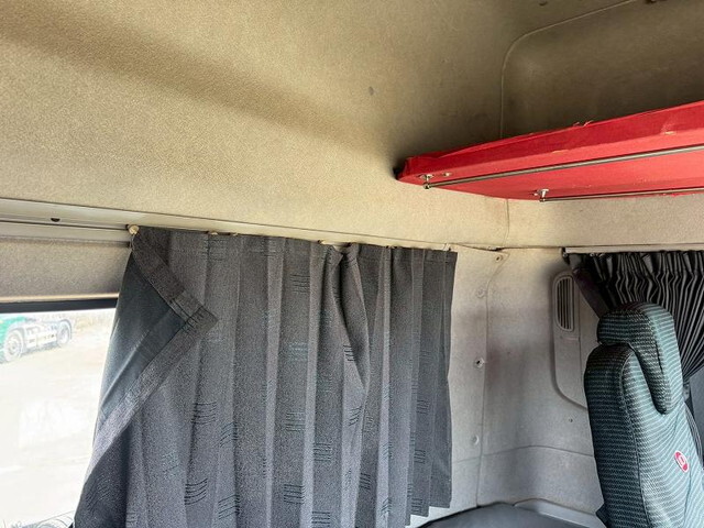 UDトラックスクオントレーラーヘッド（トラクターヘッド）大型（10t）[写真30]