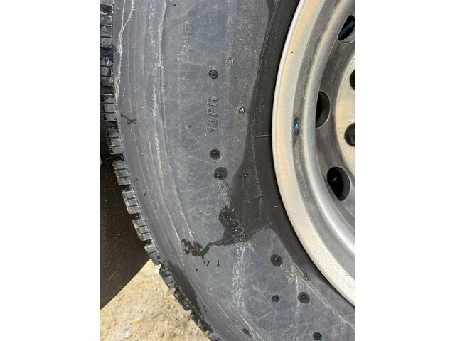 UDトラックスクオントレーラーヘッド（トラクターヘッド）大型（10t）[写真35]