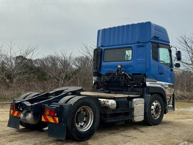 UDトラックスクオントレーラーヘッド（トラクターヘッド）大型（10t）[写真04]