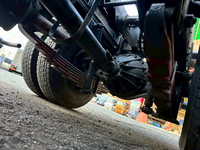 いすゞエルフコンテナ専用車小型（2t・3t）[写真22]