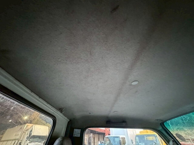 いすゞエルフコンテナ専用車小型（2t・3t）[写真30]