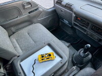 いすゞエルフコンテナ専用車小型（2t・3t）[写真32]