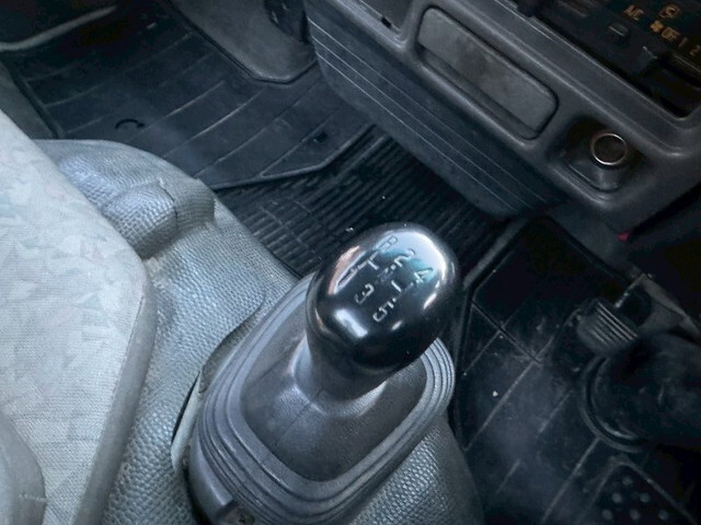 いすゞエルフコンテナ専用車小型（2t・3t）[写真32]