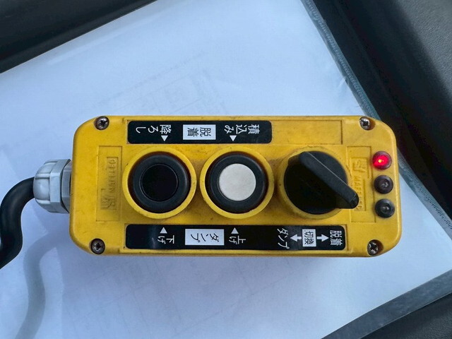 いすゞエルフコンテナ専用車小型（2t・3t）[写真35]