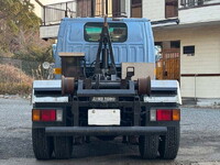 いすゞエルフコンテナ専用車小型（2t・3t）[写真08]