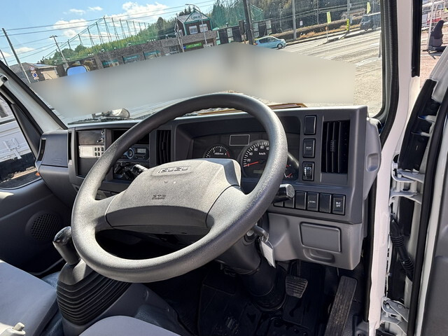 いすゞエルフ冷凍車（冷蔵車）小型（2t・3t）[写真30]