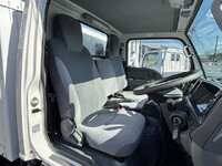 いすゞエルフ冷凍車（冷蔵車）小型（2t・3t）[写真32]