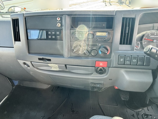 いすゞエルフ冷凍車（冷蔵車）小型（2t・3t）[写真34]