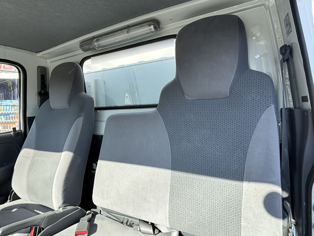 いすゞエルフ冷凍車（冷蔵車）小型（2t・3t）[写真39]