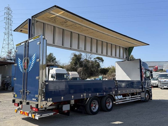 スカニアその他の車種アルミウイング大型（10t）[写真02]