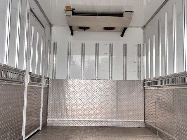 三菱ふそうキャンター冷凍車（冷蔵車）小型（2t・3t）[写真11]