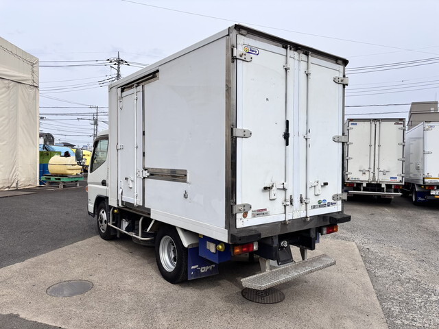 三菱ふそうキャンター冷凍車（冷蔵車）小型（2t・3t）[写真02]