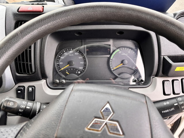 三菱ふそうキャンター冷凍車（冷蔵車）小型（2t・3t）[写真30]