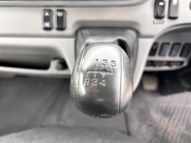 三菱ふそうキャンター冷凍車（冷蔵車）小型（2t・3t）[写真32]