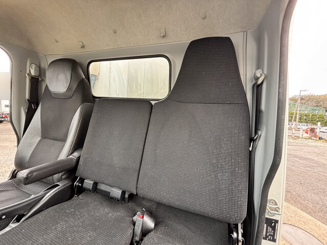 三菱ふそうキャンター冷凍車（冷蔵車）小型（2t・3t）[写真38]