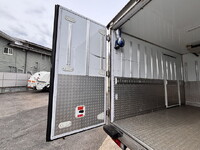 三菱ふそうキャンター冷凍車（冷蔵車）小型（2t・3t）[写真10]