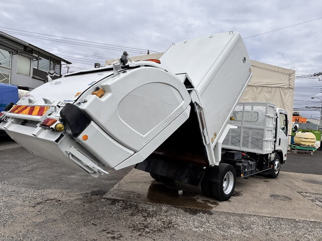 いすゞエルフパッカー車（塵芥車）小型（2t・3t）[写真03]