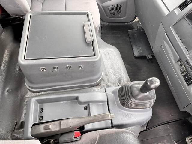 いすゞエルフパッカー車（塵芥車）小型（2t・3t）[写真35]