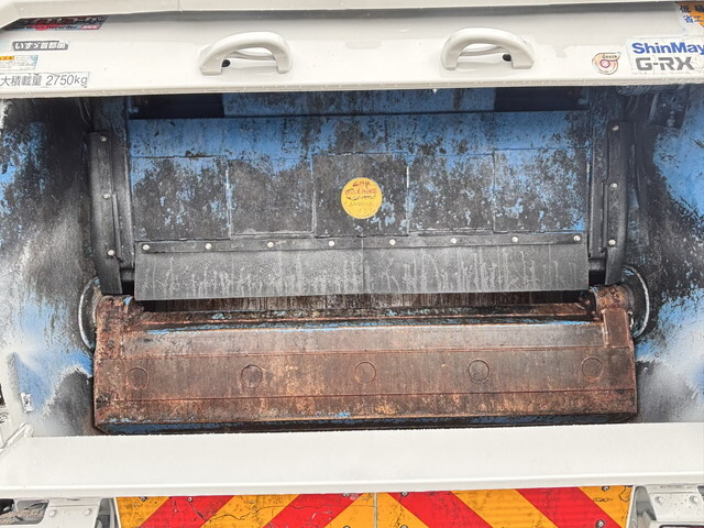 いすゞエルフパッカー車（塵芥車）小型（2t・3t）[写真09]