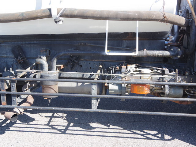 UDトラックスコンドルバキュームカー増トン（6t・8t）[写真15]