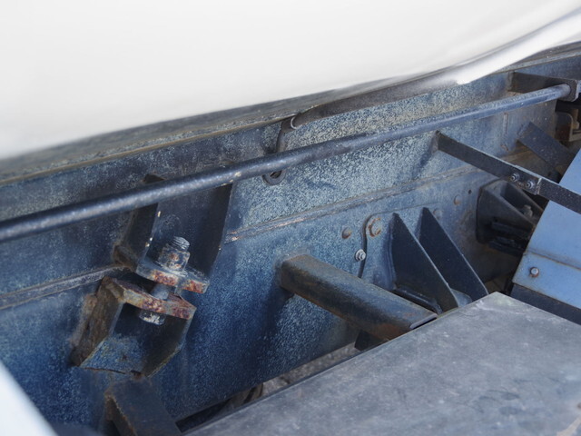 UDトラックスコンドルバキュームカー増トン（6t・8t）[写真06]