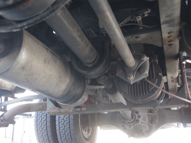 UDトラックスコンドルバキュームカー増トン（6t・8t）[写真09]