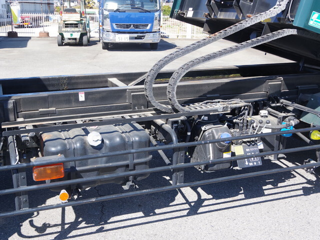 いすゞフォワードセーフティローダー増トン（6t・8t）[写真19]