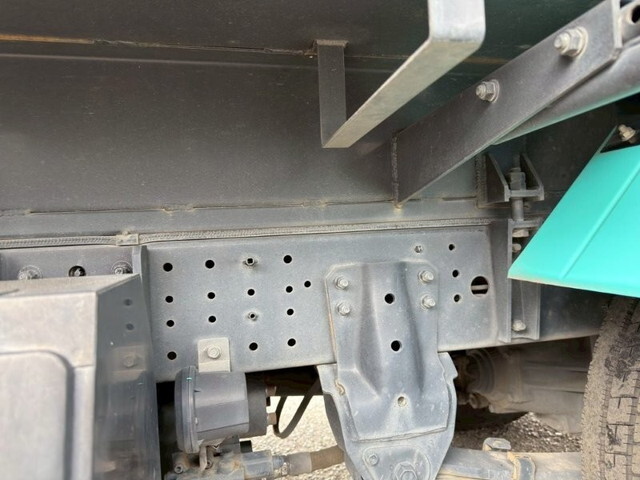 日野デュトロパッカー車（塵芥車）小型（2t・3t）[写真20]