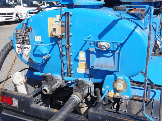 三菱ふそうキャンターバキュームカー小型（2t・3t）[写真15]