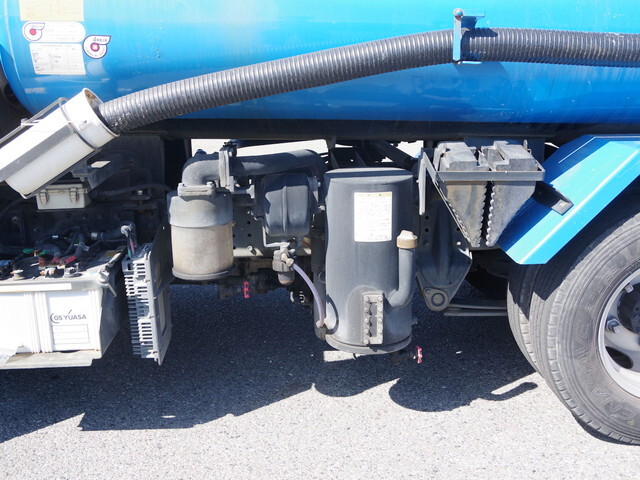 三菱ふそうキャンターバキュームカー小型（2t・3t）[写真17]