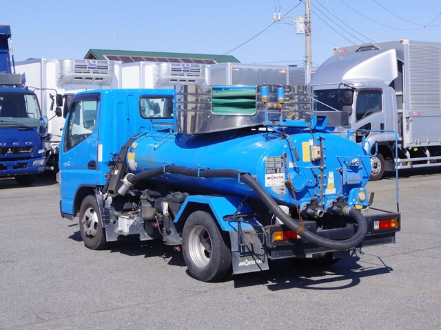 三菱ふそうキャンターバキュームカー小型（2t・3t）[写真02]