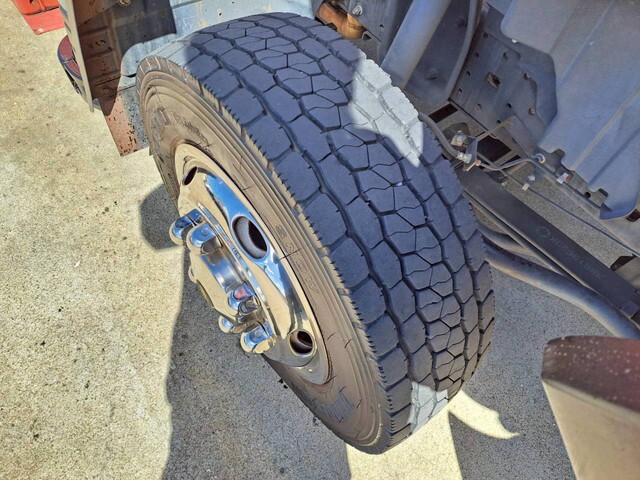 三菱ふそうキャンターセルフクレーン5段小型（2t・3t）[写真15]