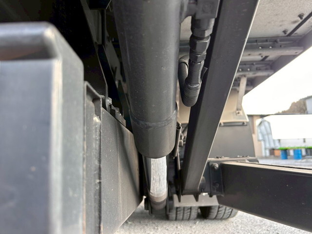 三菱ふそうキャンターアルミバン小型（2t・3t）[写真11]