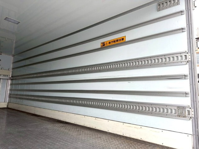 日野レンジャー冷凍車（冷蔵車）中型（4t）[写真10]