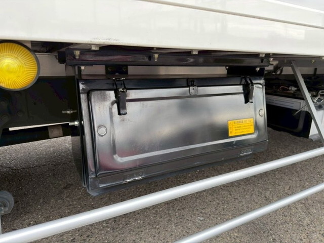 日野レンジャー冷凍車（冷蔵車）中型（4t）[写真18]